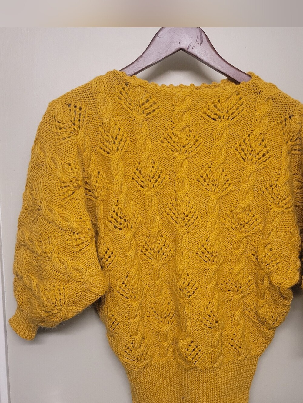 Cozy Cable-Knit Sweater in Mustard Yellow XS small